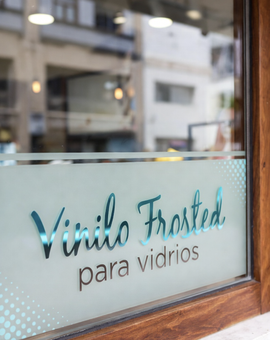 Ventajas del Vinilo Frosted en el Espacio Laboral