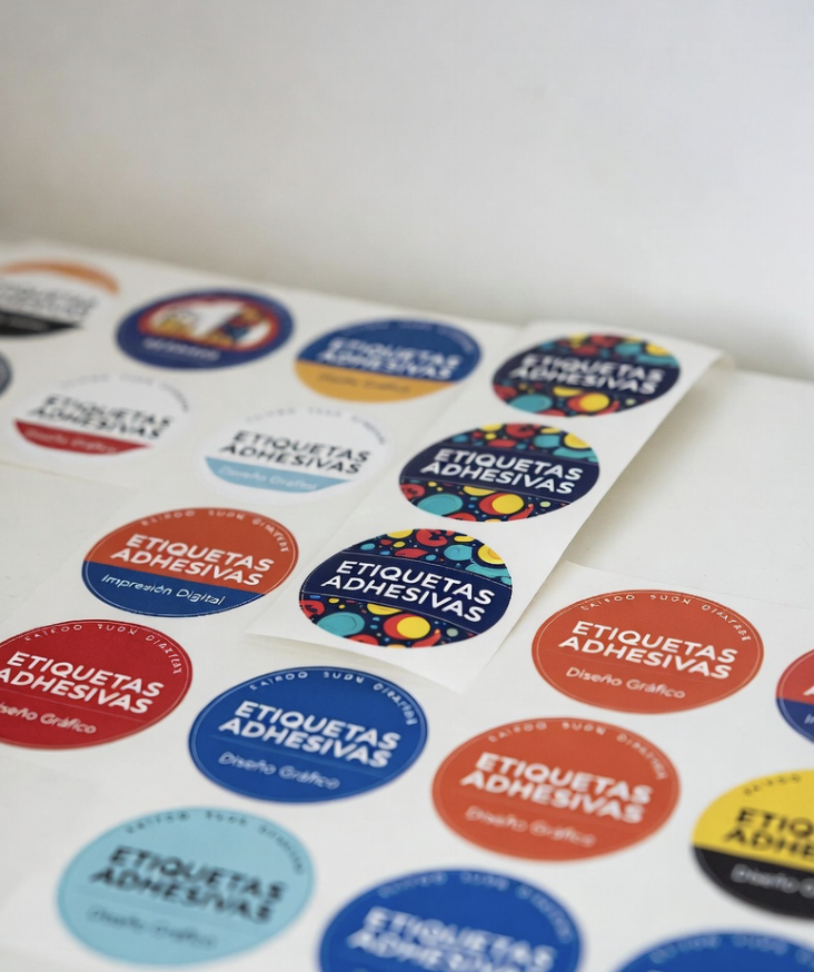 Consejos Esenciales para Etiquetas Adhesivas Perdurables
